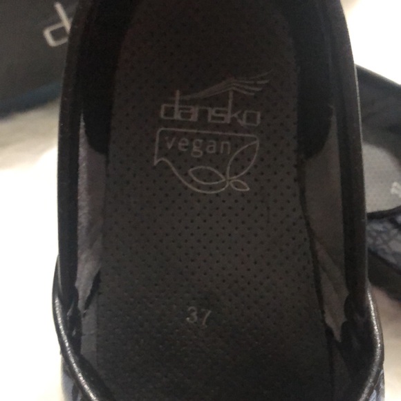 Dansko women’s shoes - Picture 3 of 4